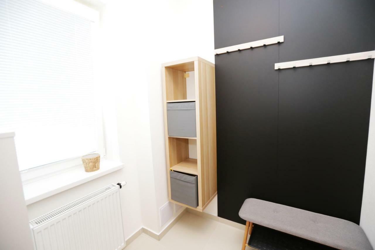 Samorin - Apartment In The Center - Private Parking - Klimatizacia Bagian luar foto